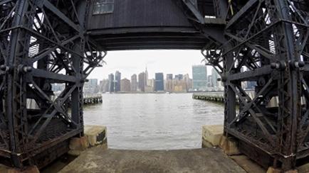A spasso con Kiara di NYC4All: la vista su Manhattan da Long Island City