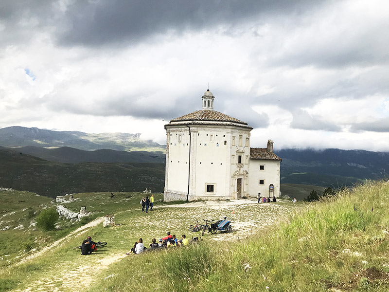 Chiesa di Santa Maria della Pietà a Rocca Calascio in Abruzzo