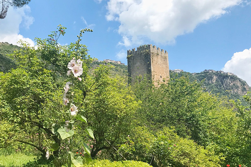 Giardino di Ninfa con i bambini