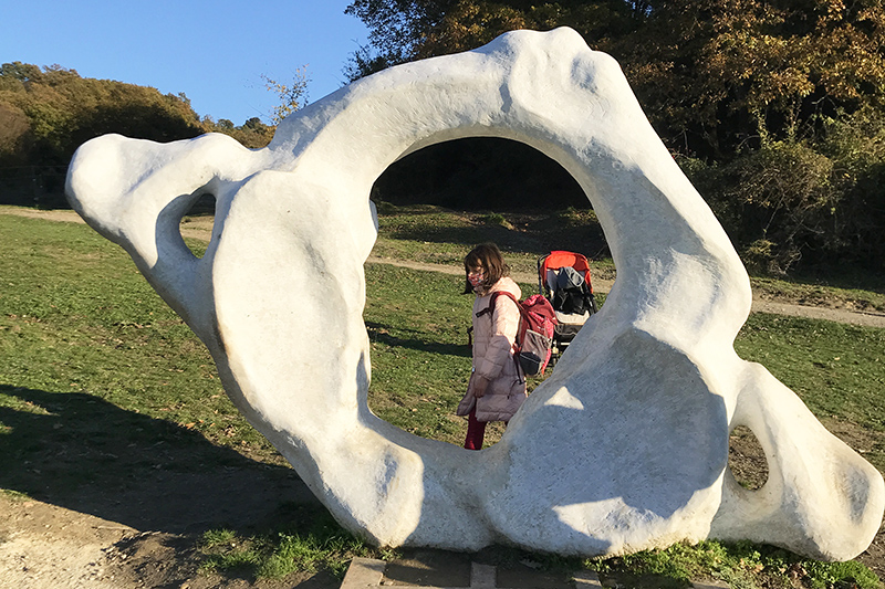 Atlante, la scultura di Davide Dormino nel parco del Sorbo