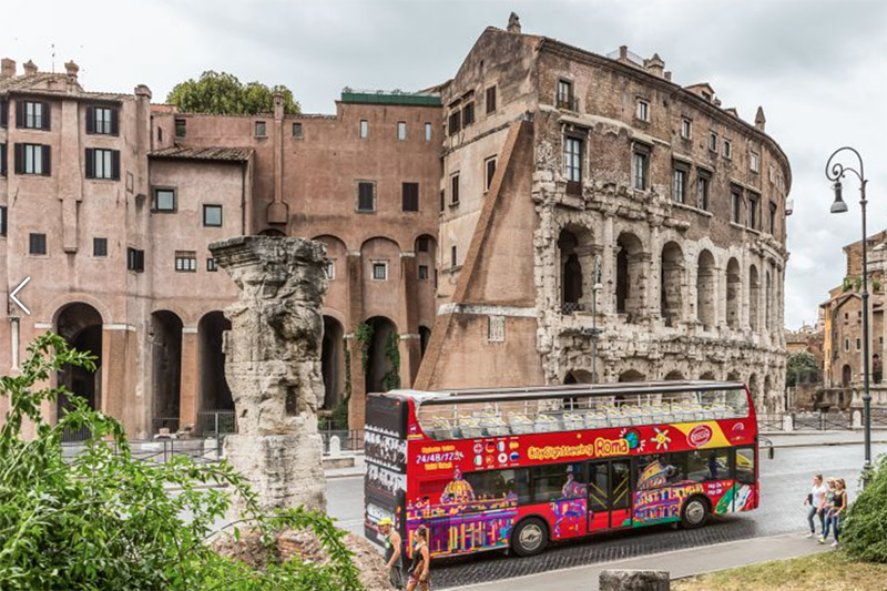 Autobus turistico a Roma